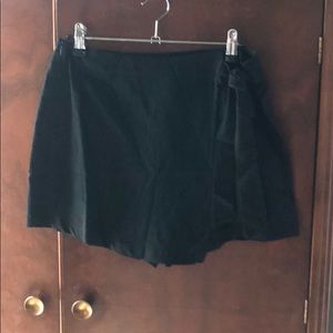 Black skort